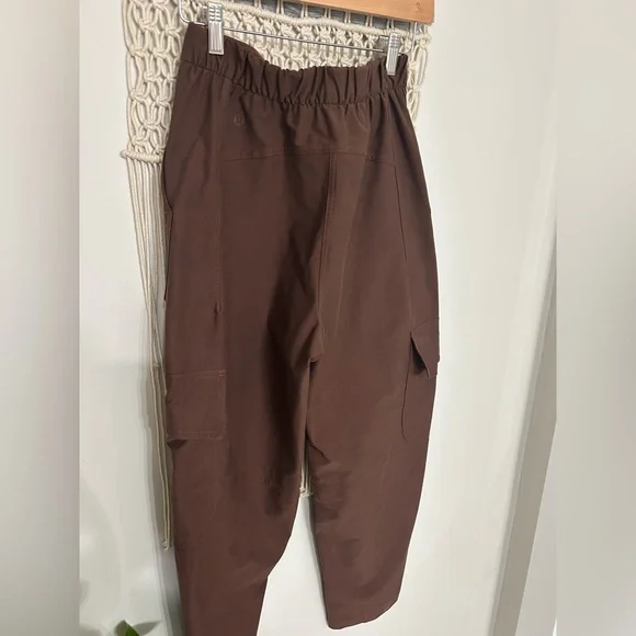 Lululemon Light Utilitech Cargo Pocket Pant - Picture 9 of 12